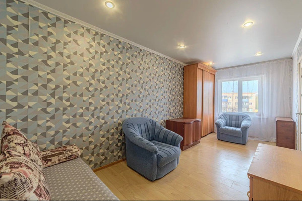Продам двухкомнатную (2-комн.) квартиру, Карпинского ул, 1, Пенза г