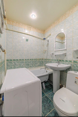 Продам двухкомнатную (2-комн.) квартиру, Карпинского ул, 1, Пенза г