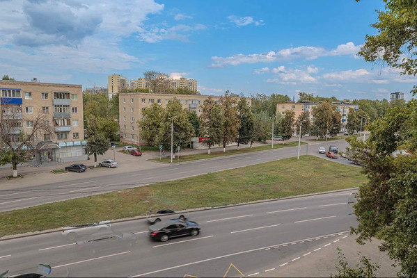 Продам двухкомнатную (2-комн.) квартиру, Карпинского ул, 1, Пенза г