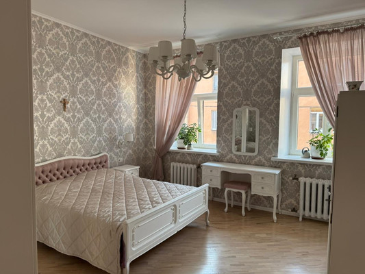 Продам многокомнатную квартиру, 4-я Красноармейская ул, 3, Санкт-Петербург г