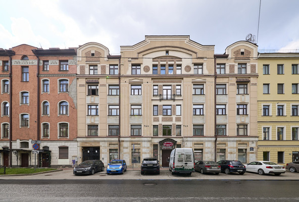 Продам многокомнатную квартиру, 3-я В.О. линия, 56, Санкт-Петербург г