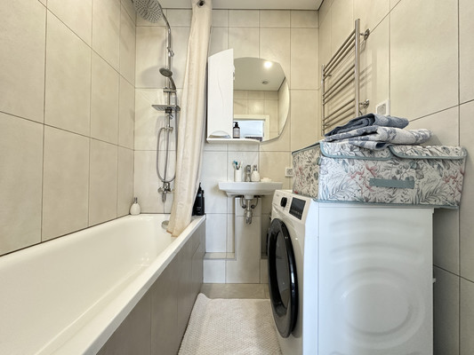 Продам двухкомнатную (2-комн.) квартиру, Летчика Осканова ул, 6, Москва г