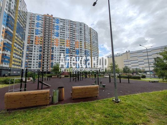 Продам однокомнатную (1-комн.) квартиру, Плесецкая ул, 10, Санкт-Петербург г