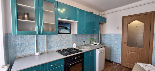 Продам двухкомнатную (2-комн.) квартиру, Паровозная ул, 80, Ишим г