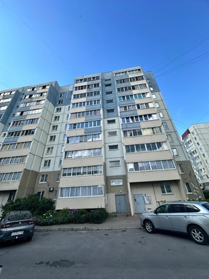 Продам трехкомнатную (3-комн.) квартиру, Октябрьская ул, 81, Колпино г