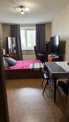 Продам трехкомнатную (3-комн.) квартиру, Октябрьская ул, 81, Колпино г