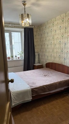 Продам трехкомнатную (3-комн.) квартиру, Октябрьская ул, 81, Колпино г