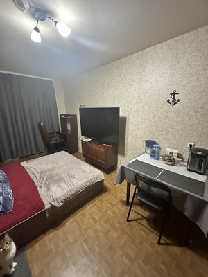 Продам трехкомнатную (3-комн.) квартиру, Октябрьская ул, 81, Колпино г