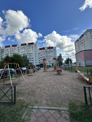 Продам трехкомнатную (3-комн.) квартиру, Октябрьская ул, 81, Колпино г
