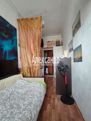 Продам комнату в 6-комн. квартире, Сапёрный пер, 16/36, Санкт-Петербург г