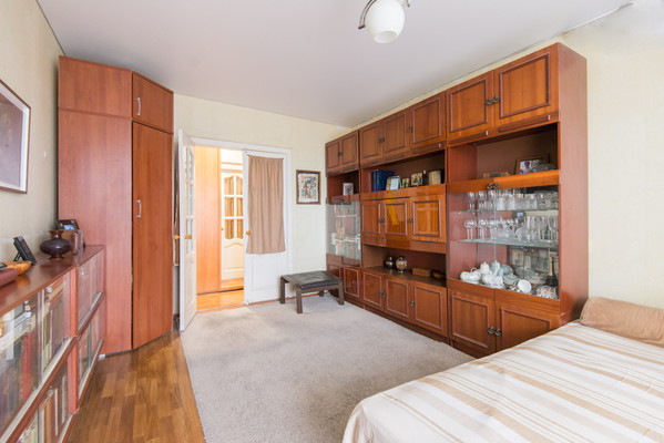 Продам трехкомнатную (3-комн.) квартиру, Горшкова пр-кт, 6в, Ростов-на-Дону г