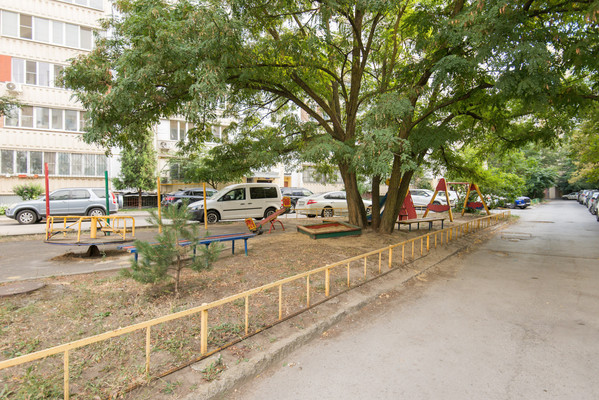 Продам трехкомнатную (3-комн.) квартиру, Горшкова пр-кт, 6в, Ростов-на-Дону г