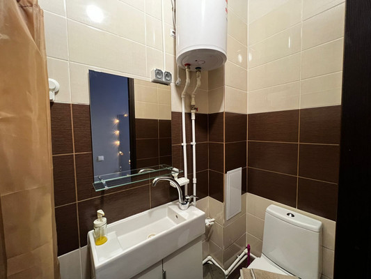 Продам трехкомнатную (3-комн.) квартиру, Обводного канала наб, 96, Санкт-Петербург г