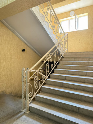 Продам двухкомнатную (2-комн.) квартиру, Ахохова ул, 190Ак3, Нальчик г