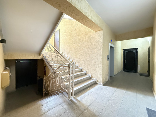 Продам двухкомнатную (2-комн.) квартиру, Ахохова ул, 190Ак3, Нальчик г