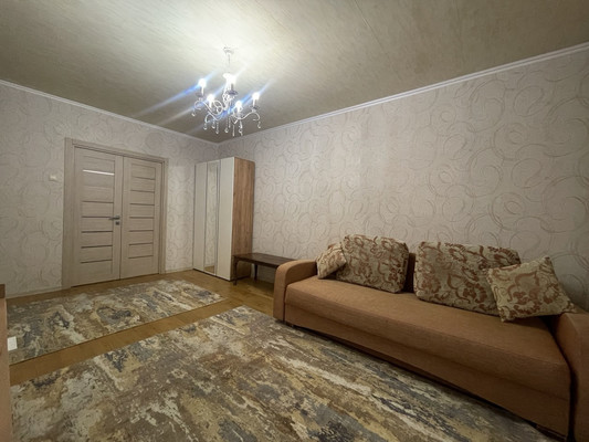 Продам трехкомнатную (3-комн.) квартиру, Маршала Савицкого ул, 30, Москва г