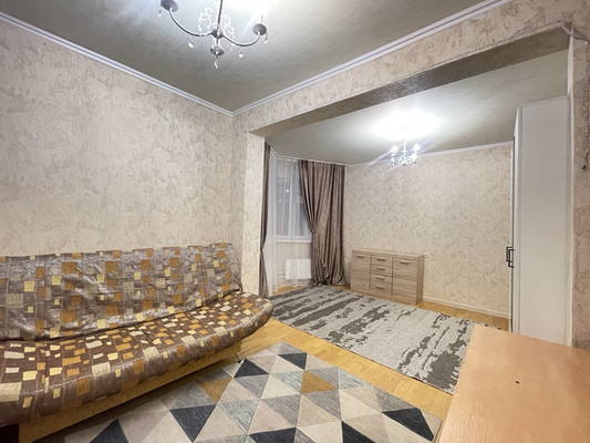 Продам трехкомнатную (3-комн.) квартиру, Маршала Савицкого ул, 30, Москва г