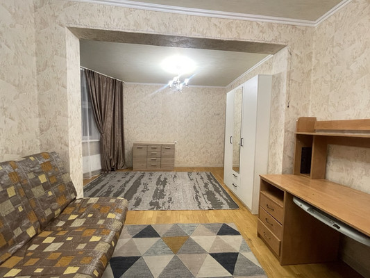 Продам трехкомнатную (3-комн.) квартиру, Маршала Савицкого ул, 30, Москва г