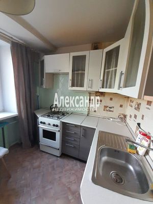 Сдам двухкомнатную (2-комн.) квартиру, Нахимова ул, 3к1, Санкт-Петербург г