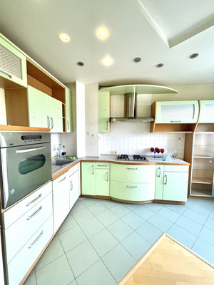 Продам трехкомнатную (3-комн.) квартиру, Парковая ул, 34, Слащево д