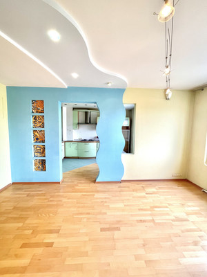 Продам трехкомнатную (3-комн.) квартиру, Парковая ул, 34, Слащево д