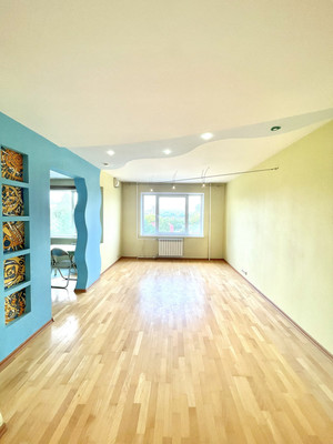 Продам трехкомнатную (3-комн.) квартиру, Парковая ул, 34, Слащево д