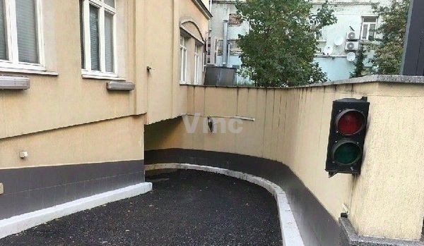 Сдам машиноместо 18 м2, Печатников пер, 19 1, Москва г