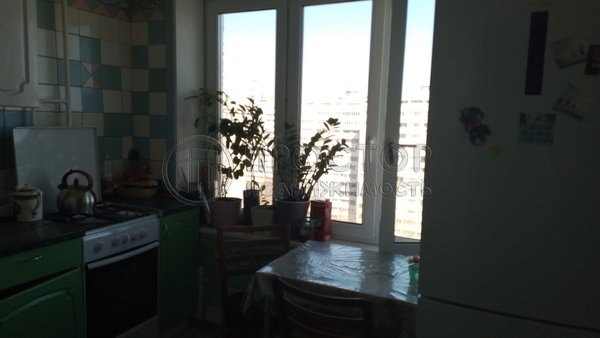 Продам двухкомнатную (2-комн.) квартиру, Вокзальный пер, 8к2, Москва г