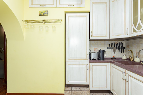 Продам многокомнатную квартиру, Большая Черёмушкинская ул, 2к4, Москва г