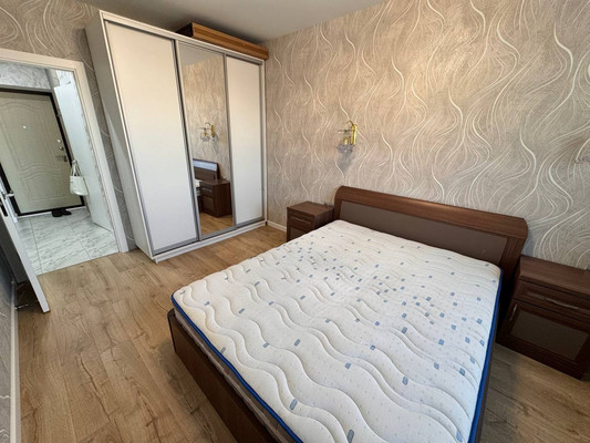 Продам двухкомнатную (2-комн.) квартиру, Азата Аббасова ул, 7, Казань г