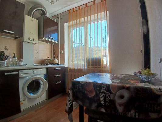 Продам трехкомнатную (3-комн.) квартиру, Бондаренко ул, 6, Туапсе г