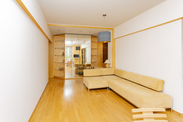 Продам трехкомнатную (3-комн.) квартиру, Рижский проезд, 9, Москва г