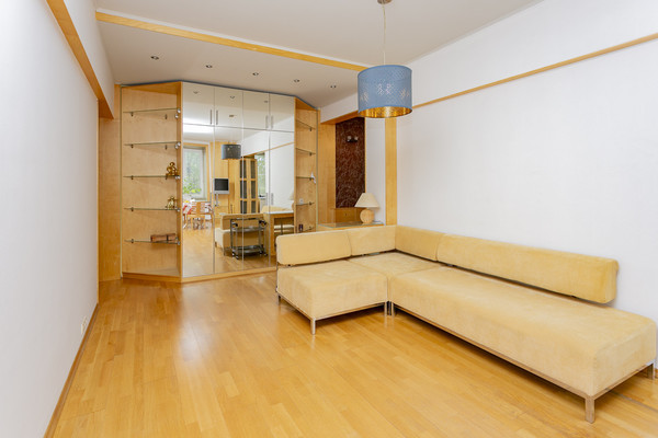 Продам трехкомнатную (3-комн.) квартиру, Рижский проезд, 9, Москва г