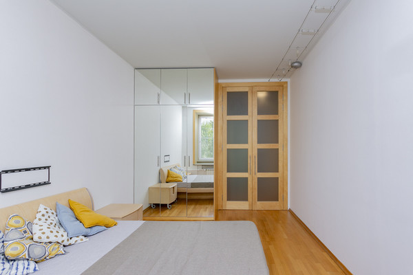 Продам трехкомнатную (3-комн.) квартиру, Рижский проезд, 9, Москва г