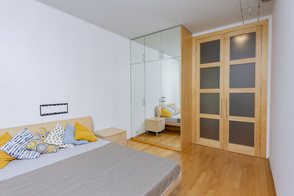 Продам трехкомнатную (3-комн.) квартиру, Рижский проезд, 9, Москва г