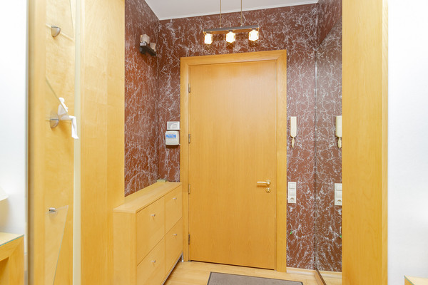 Продам трехкомнатную (3-комн.) квартиру, Рижский проезд, 9, Москва г