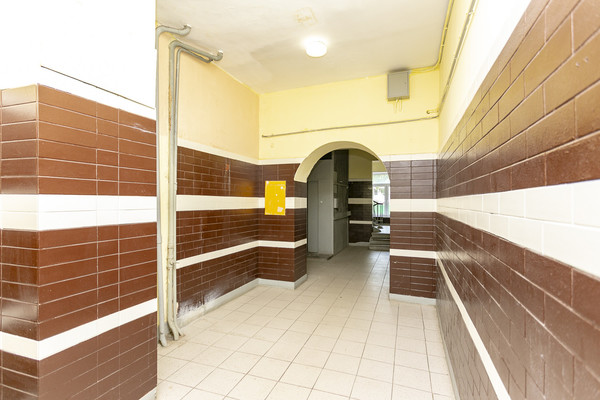 Продам трехкомнатную (3-комн.) квартиру, Рижский проезд, 9, Москва г