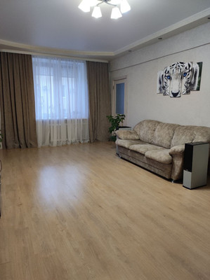 Продам трехкомнатную (3-комн.) квартиру, Ленина пр-кт, 11, Октябрьский г