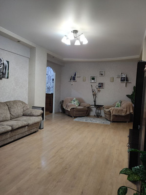 Продам трехкомнатную (3-комн.) квартиру, Ленина пр-кт, 11, Октябрьский г