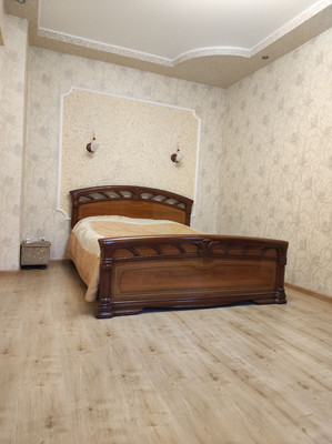 Продам трехкомнатную (3-комн.) квартиру, Ленина пр-кт, 11, Октябрьский г