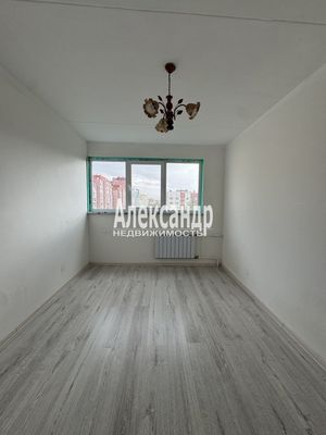 Продам трехкомнатную (3-комн.) квартиру, Испытателей пр-кт, 15к1, Санкт-Петербург г