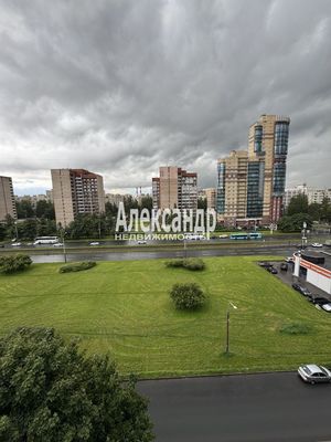 Продам трехкомнатную (3-комн.) квартиру, Испытателей пр-кт, 15к1, Санкт-Петербург г