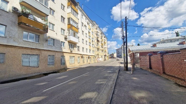 Продам двухкомнатную (2-комн.) квартиру, Манежная Большая ул, 2, Воронеж г