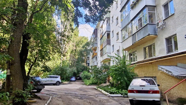Продам двухкомнатную (2-комн.) квартиру, Манежная Большая ул, 2, Воронеж г