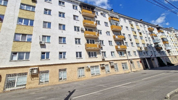 Продам двухкомнатную (2-комн.) квартиру, Манежная Большая ул, 2, Воронеж г