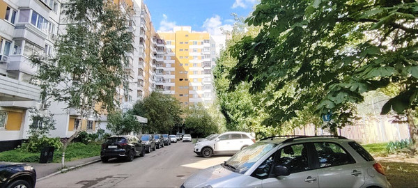 Продам двухкомнатную (2-комн.) квартиру, Мячковский б-р, 8к4, Москва г