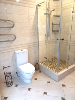 Продам трехкомнатную (3-комн.) квартиру, Гагарина ул, 6, Волгодонск г