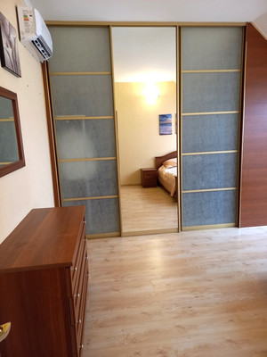 Продам трехкомнатную (3-комн.) квартиру, Гагарина ул, 6, Волгодонск г