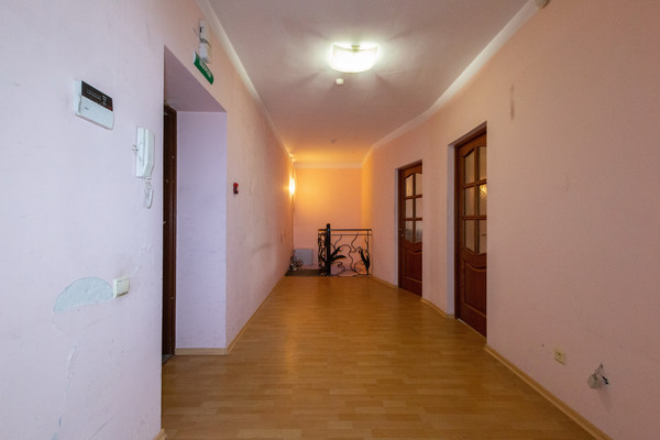 Продам двухкомнатную (2-комн.) квартиру, Щорса пер, 1, Калининград г