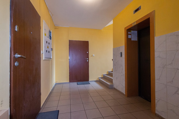 Продам двухкомнатную (2-комн.) квартиру, Щорса пер, 1, Калининград г